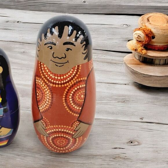 Set 5 Hand-Painted Nesting Dolls - Picture 5 of 6